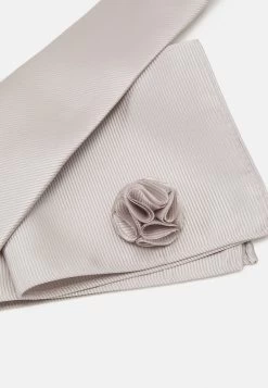 Pier One SET - Sonstige Accessoires - Silver -Pier One 452e98d41bb04aa69987b4e354cb6b93