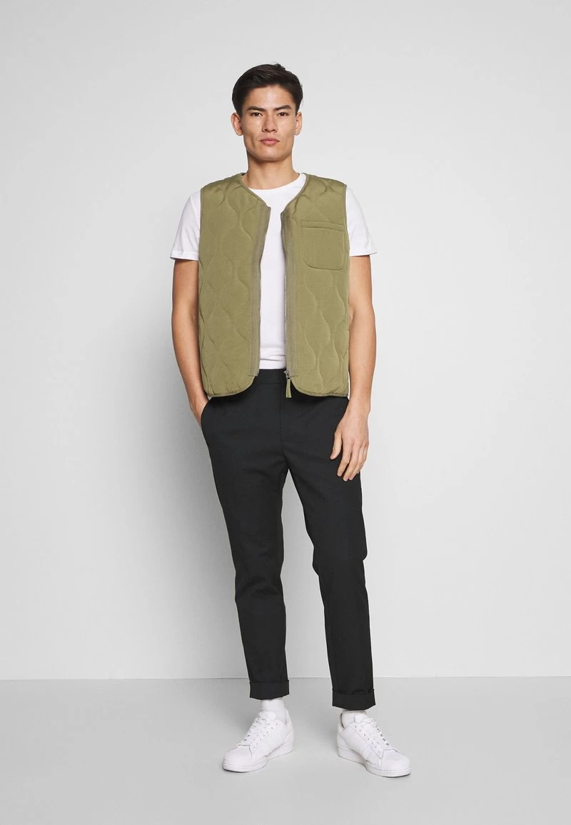 Pier One 5 PACK - T-Shirt Basic - Olive/ White/ Navy /yellow /black 1 Pier One 5 PACK - T-Shirt Basic - Olive/ White/ Navy /yellow /black