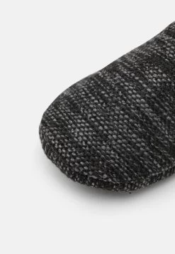 Pier One Hausschuh - Black 11 Pier One Hausschuh - Black -Pier One 50c6e37e4898429699554a8740194458