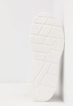 Pier One Sneaker High - Black/white 11 Pier One Sneaker High - Black/white -Pier One 52b5e07059e148baa03e0194b33ba8c5