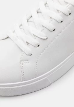Pier One UNISEX - Sneaker Low - White 11 Pier One UNISEX - Sneaker Low - White -Pier One 63903e23956c4a83bb62848054f57ab3