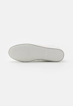 Pier One UNISEX - Sneaker Low - White 10 Pier One UNISEX - Sneaker Low - White -Pier One 68719e2527e2402e931a903c66ab7baf