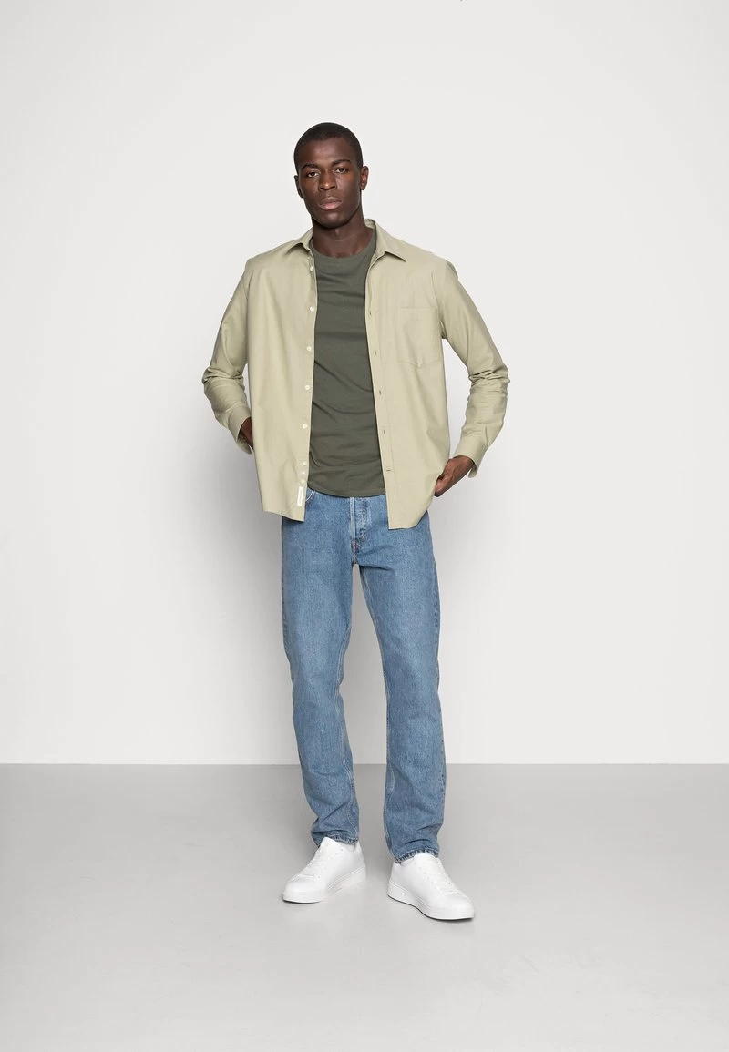 Pier One 3 PACK - T-Shirt Basic - Black/grey/green 1 Pier One 3 PACK - T-Shirt Basic - Black/grey/green