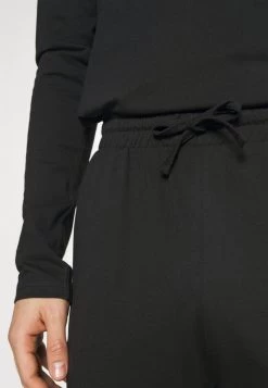 Pier One Nachtwäsche Set - Black 10 Pier One Nachtwäsche Set - Black -Pier One 842cc55e81224f6ca06ad94aae25d25c