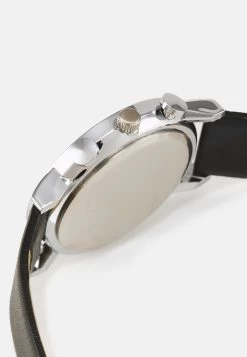 Pier One SET - Uhr - Black 8 Pier One SET - Uhr - Black -Pier One 8b85f94e4c5a43a89680fa66df3bc7c7