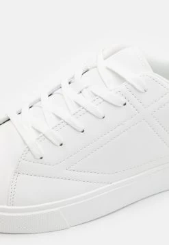 Pier One UNISEX - Sneaker Low - White 11 Pier One UNISEX - Sneaker Low - White -Pier One 9df20e8fbfac4dbbaad7e726f8a84e52