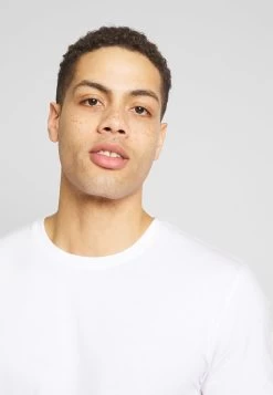 Pier One 3 PACK - T-Shirt Basic - White/dark Blue/red 10 Pier One 3 PACK - T-Shirt Basic - White/dark Blue/red -Pier One bb58520a3fdd4addbd204975d9a479ed