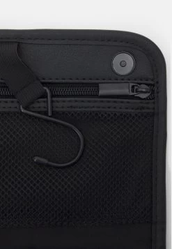 Pier One UNISEX - Kosmetiktasche - Black 11 Pier One UNISEX - Kosmetiktasche - Black -Pier One c7addbd3735e449b8900c642b6503c2b