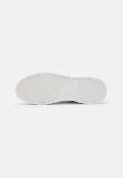 Pier One UNISEX - Sneaker Low - White 10 Pier One UNISEX - Sneaker Low - White -Pier One f8e8249702ff4ae595b1f702a4c7b8c5