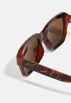 Pier One UNISEX - Sonnenbrille - Black 11 Pier One UNISEX - Sonnenbrille - Black -Pier One faad10b8a5a2445f865f09b5d12427d1